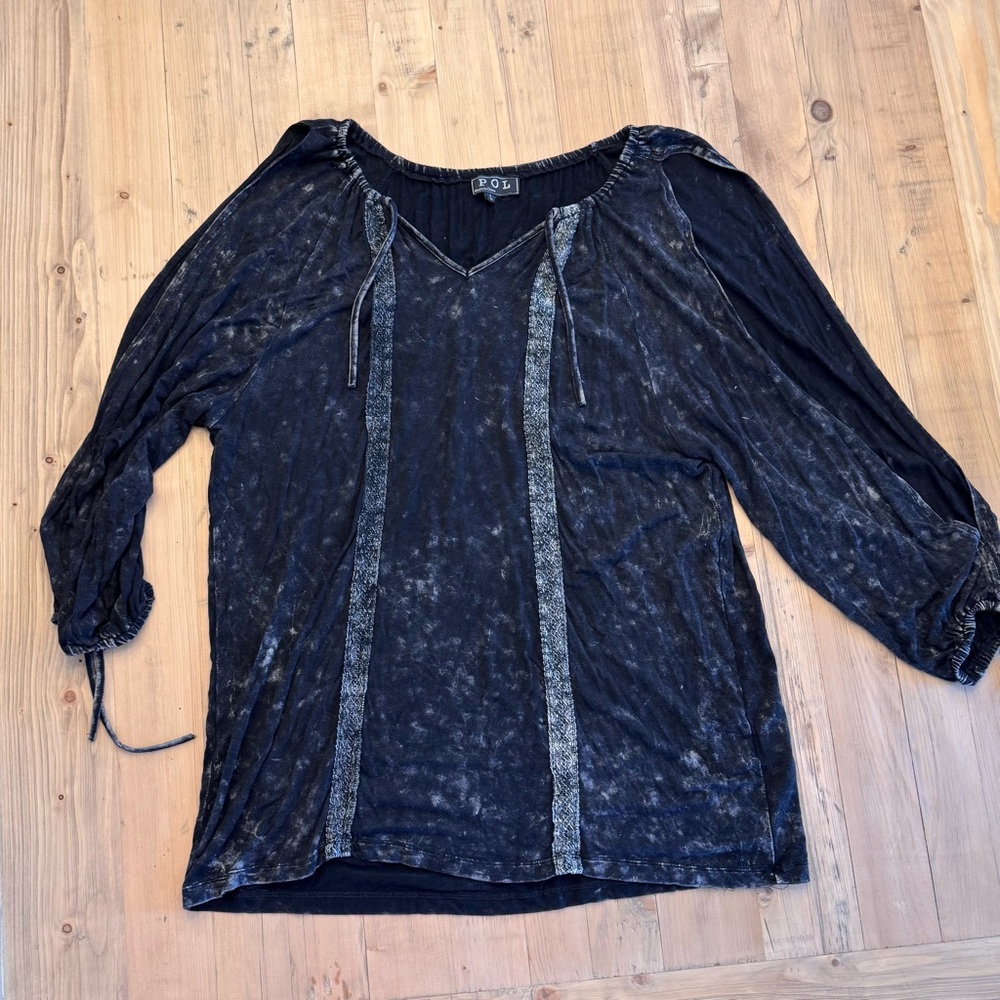 POL Black Mineral Wash‎ Slit Sleeve Top Size L